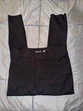St. John's Bay Black Skinny Leg Pants